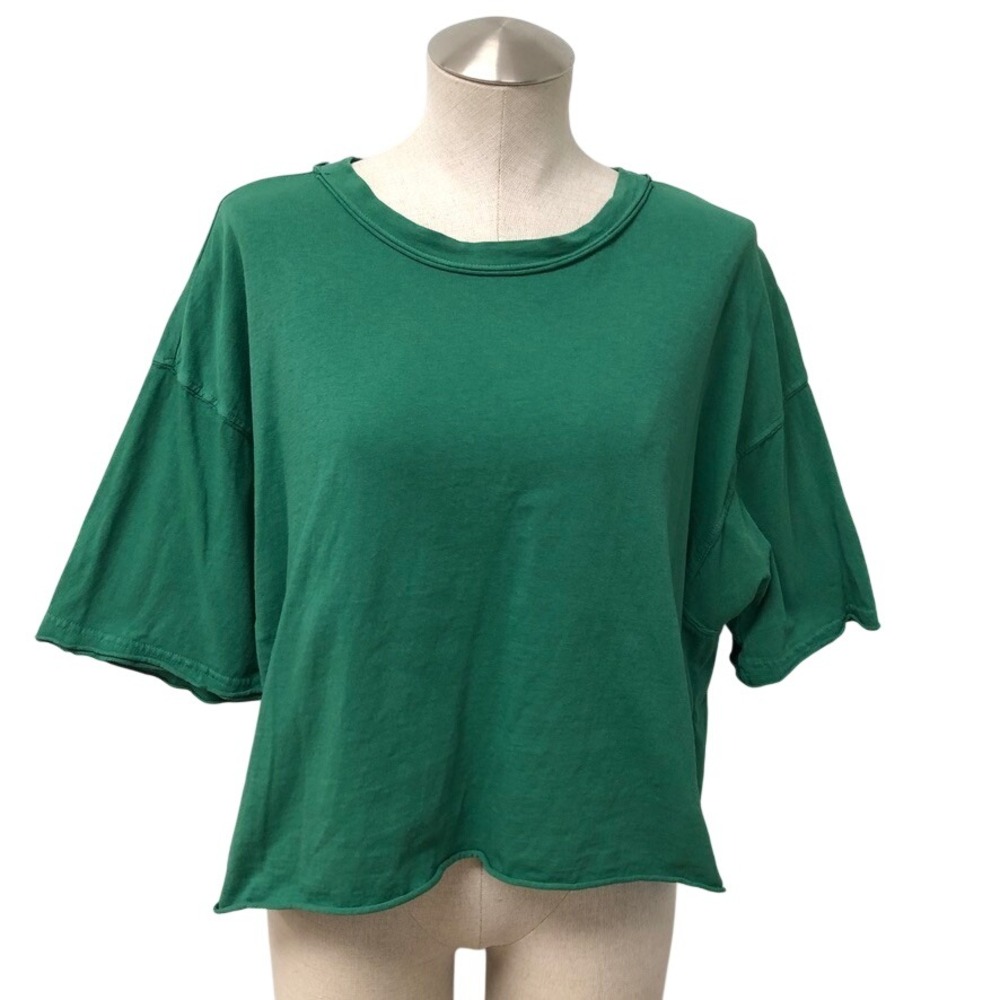 Free People Movement T-Shirt Womens Medium Green Cropped Raw Hem Boxy Casual